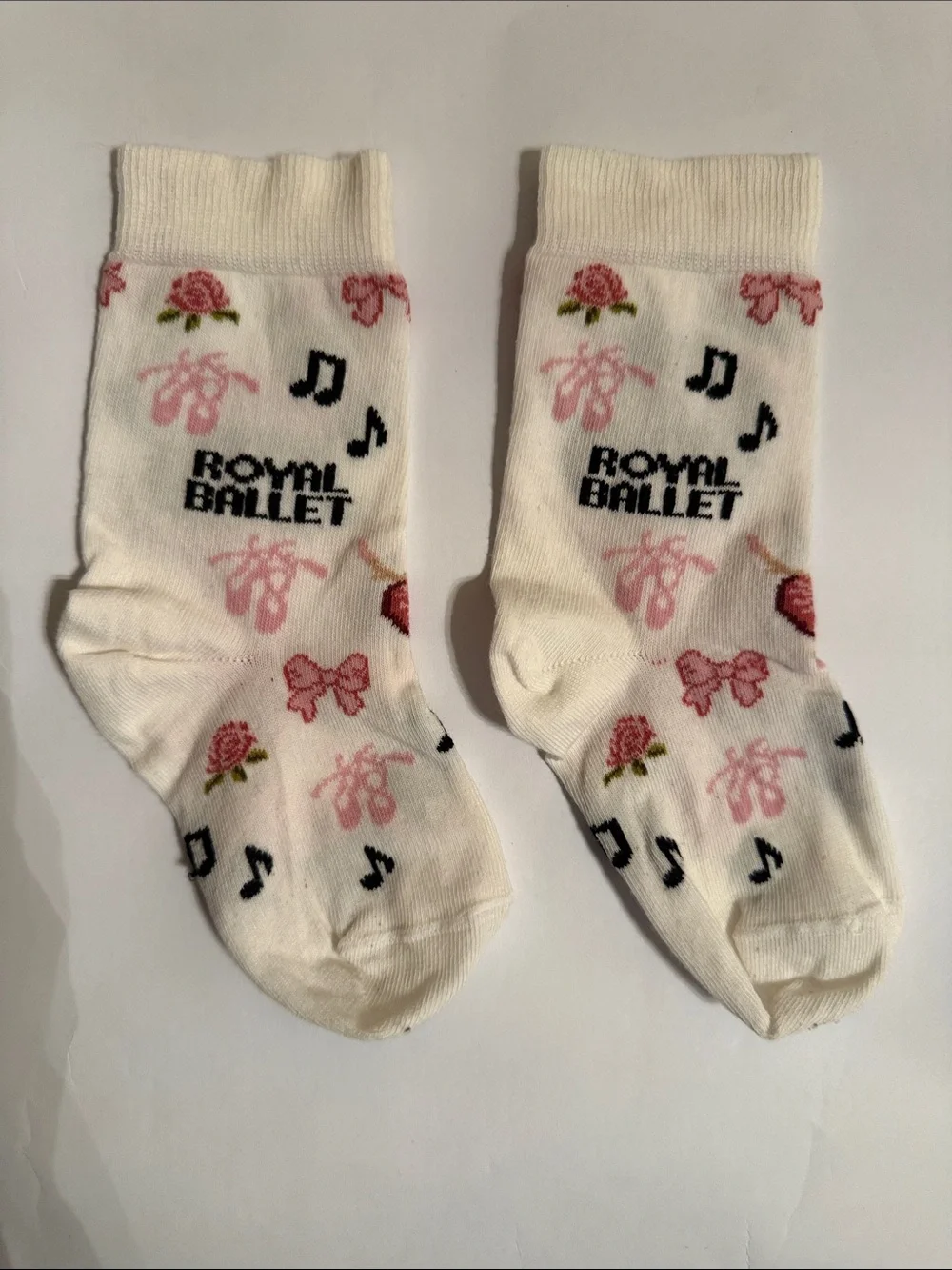 Royal Ballet London Gift Shop Children’s Socks Ballet Motifs Pink White